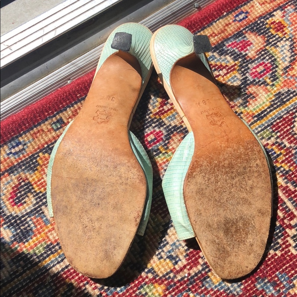 Sea foam Manolo Blahnik snakeskin kitten heels - Picture 5 of 7